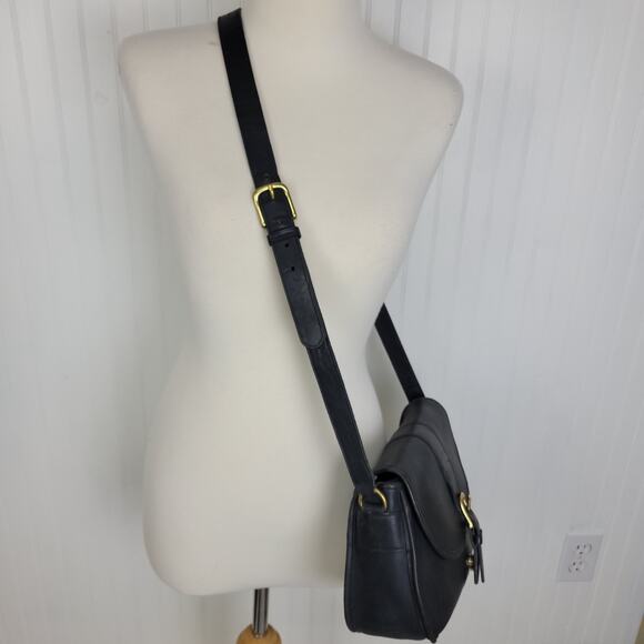 Vintage Coach Chelsea Saddle Bag Style 0070 238 Black Leather Shoulder Bag - Picture 4 of 11